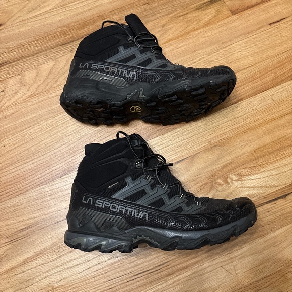 La Sportiva walking boots - Picture 1 of 4